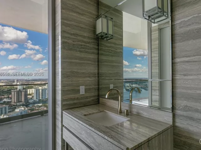 2-bedroom condo for rent in Sunny Isles Beach - 18975 Collins Ave 4705 - MondialRealty