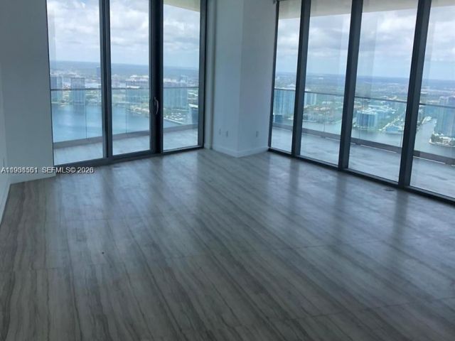 Apartment for rent  Unit #4705 - photo 7068675