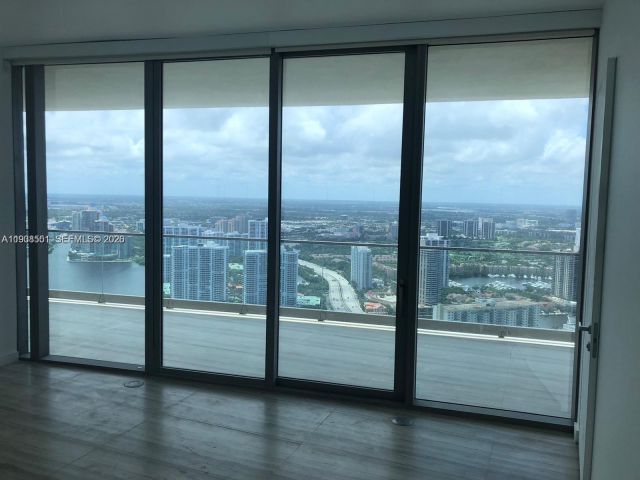 Apartment for rent  Unit #4705 - photo 7068676