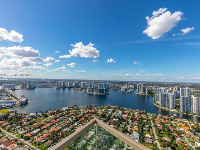 Apartment for rent  Unit #4705 - photo 7068679