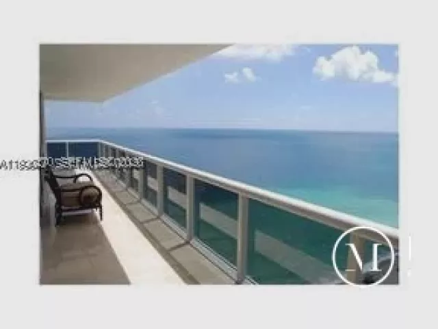 3-bedroom condo for rent in Hallandale Beach - 1830 S Ocean Drive 3001 - MondialRealty