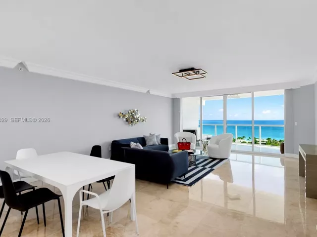 2-bedroom condo for sale in Aventura - 20201 E Country Club Dr 2506 - MondialRealty