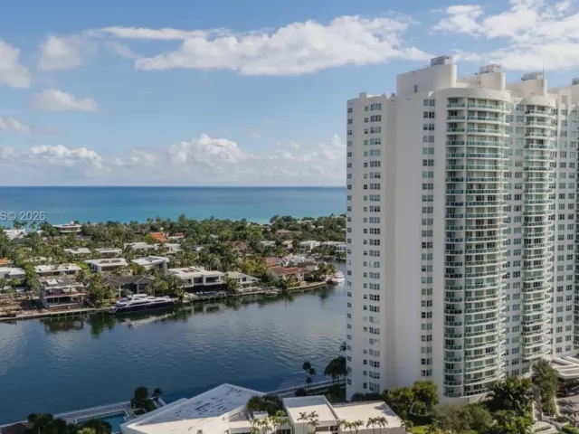 2-bedroom condo for sale in Aventura - 20201 E Country Club Dr 2506 - MondialRealty