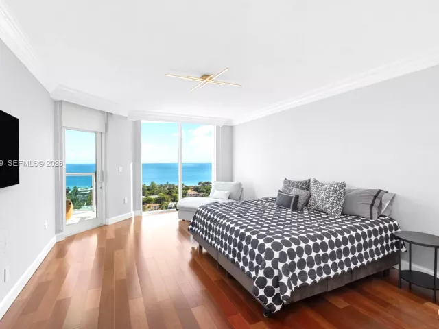 2-bedroom condo for sale in Aventura - 20201 E Country Club Dr 2506 - MondialRealty