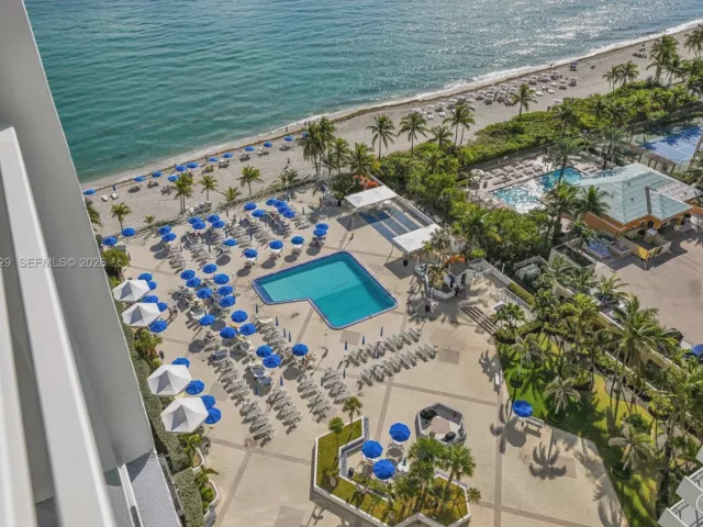2-bedroom condo for sale in Hallandale Beach - 2030 S Ocean Dr 2018 - MondialRealty