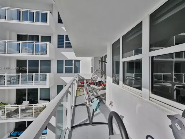 2-bedroom condo for sale in Hallandale Beach - 2030 S Ocean Dr 2018 - MondialRealty