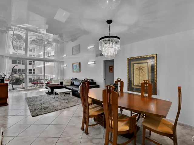 2-bedroom condo for sale in Hallandale Beach - 2030 S Ocean Dr 2018 - MondialRealty