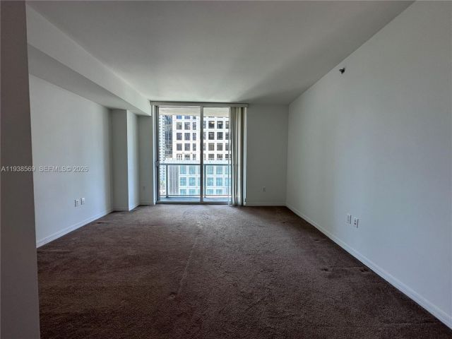 1-bedroom condo for rent in Miami - 500 Brickell Ave 1406 - MondialRealty