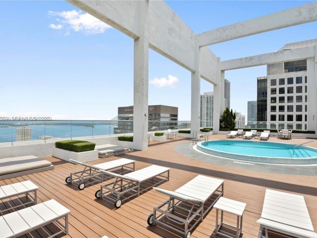 1-bedroom condo for rent in Miami - 500 Brickell Ave 1406 - MondialRealty