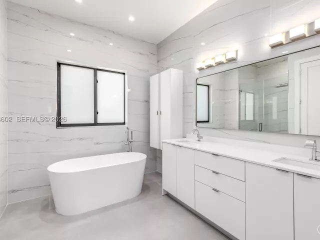 4-bedroom home for sale in Biscayne Park - 1030 NE 121st St - MondialRealty