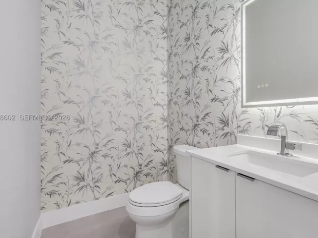 4-bedroom home for sale in Biscayne Park - 1030 NE 121st St - MondialRealty