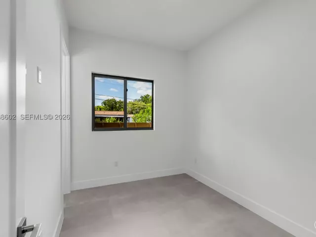 4-bedroom home for sale in Biscayne Park - 1030 NE 121st St - MondialRealty
