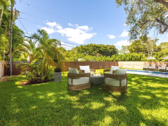 4-bedroom home for sale in Biscayne Park - 1030 NE 121st St - MondialRealty
