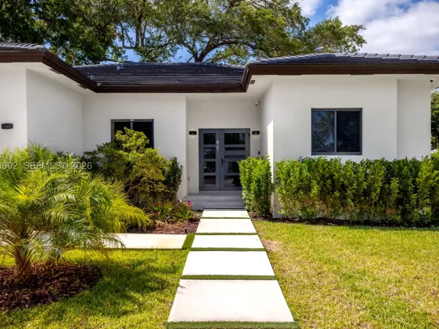 4-bedroom home for sale in Biscayne Park - 1030 NE 121st St - MondialRealty