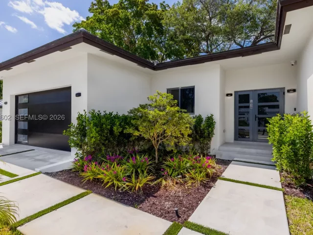 4-bedroom home for sale in Biscayne Park - 1030 NE 121st St - MondialRealty