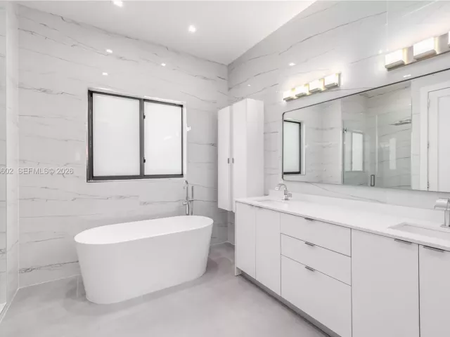 4-bedroom home for sale in Biscayne Park - 1030 NE 121st St - MondialRealty