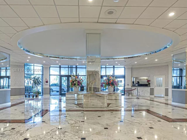 2-bedroom condo for sale in Hollywood - 3800 S Ocean Dr 817 - MondialRealty
