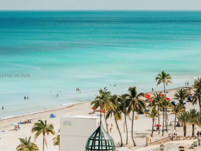 2-bedroom condo for sale in Hollywood - 3800 S Ocean Dr 817 - MondialRealty