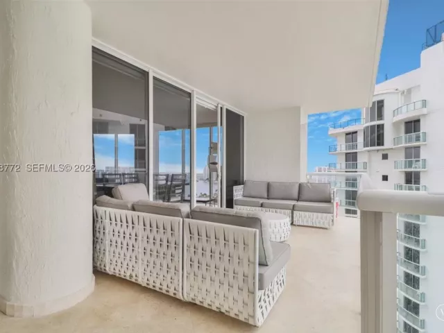 2-bedroom condo for sale in Sunny Isles Beach - 18671 Collins Ave 2404 - MondialRealty