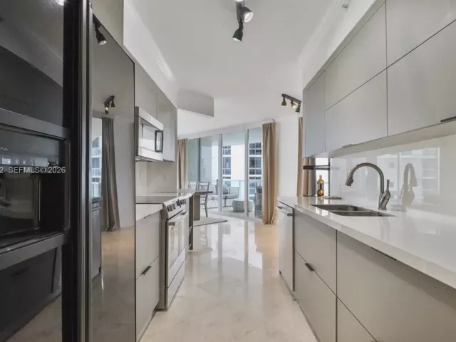 2-bedroom condo for sale in Sunny Isles Beach - 18671 Collins Ave 2404 - MondialRealty