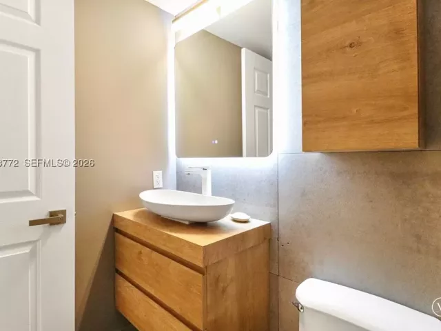 2-bedroom condo for sale in Sunny Isles Beach - 18671 Collins Ave 2404 - MondialRealty