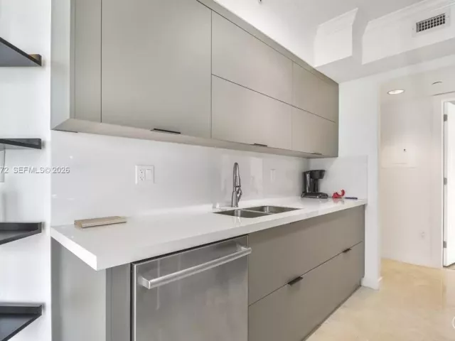 2-bedroom condo for sale in Sunny Isles Beach - 18671 Collins Ave 2404 - MondialRealty