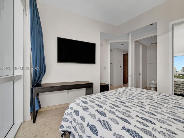 3-bedroom condo for sale in Sunny Isles Beach - 18101 Collins Ave 1609 - MondialRealty
