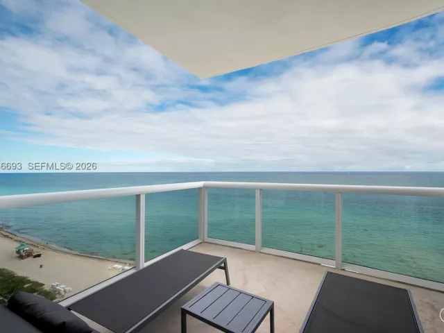 3-bedroom condo for sale in Sunny Isles Beach - 18101 Collins Ave 1609 - MondialRealty