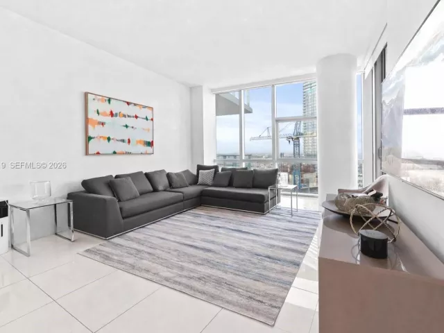 3-bedroom condo for rent in Miami - 851 NE 1st Avenue 2601 - MondialRealty