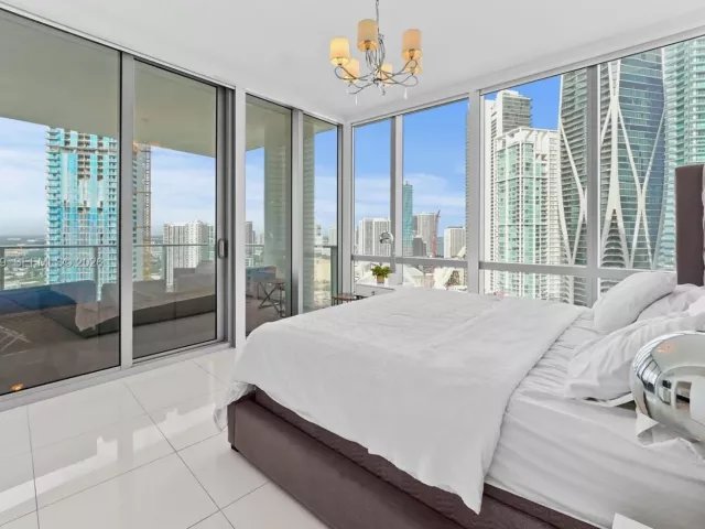 3-bedroom condo for rent in Miami - 851 NE 1st Avenue 2601 - MondialRealty