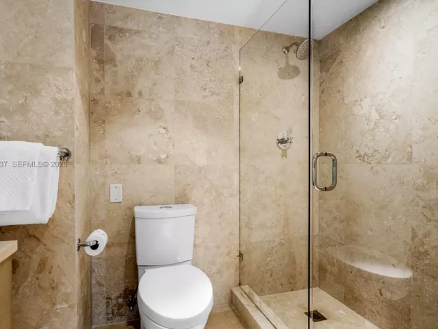 2-bedroom condo for sale in Miami Beach - 102 24th St 1115 - MondialRealty