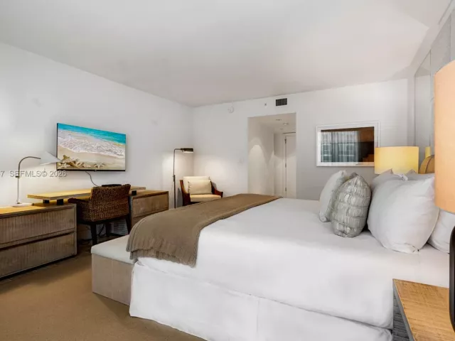 2-bedroom condo for sale in Miami Beach - 102 24th St 1115 - MondialRealty