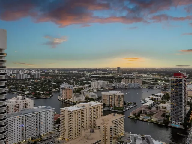 3-bedroom condo for sale in Hollywood - 4111 S Ocean Dr 3601 - MondialRealty