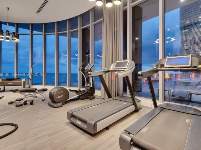 3-bedroom condo for sale in Hollywood - 4111 S Ocean Dr 3601 - MondialRealty