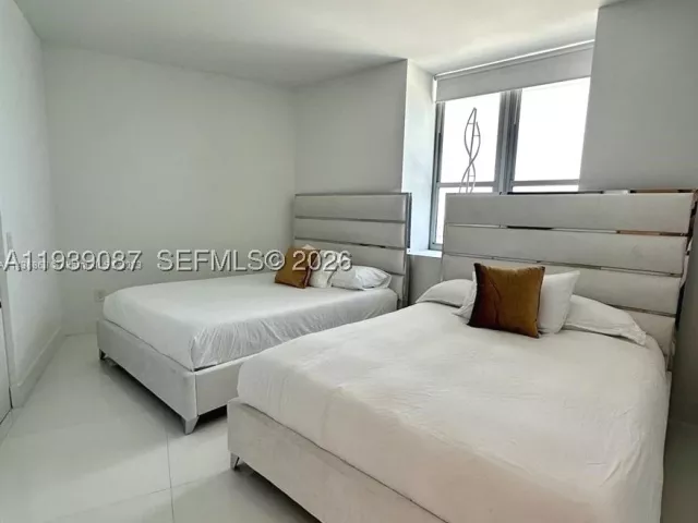 2-bedroom condo for sale in Hollywood - 4111 S Ocean Dr 2902 - MondialRealty