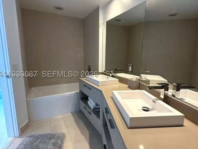 2-bedroom condo for sale in Hollywood - 4111 S Ocean Dr 2902 - MondialRealty
