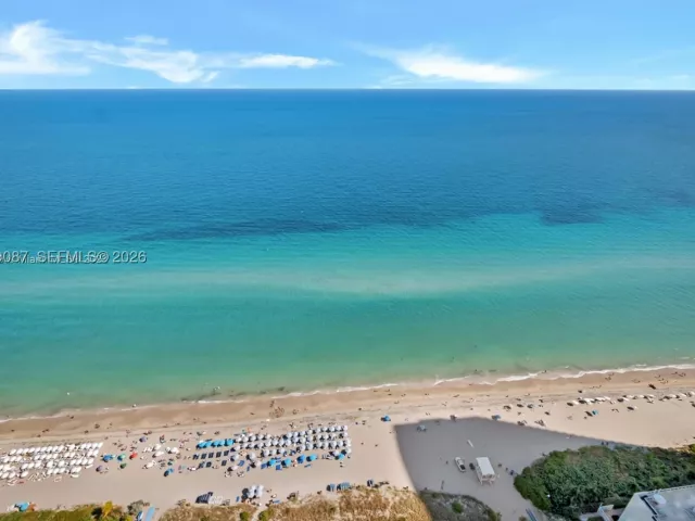 2-bedroom condo for sale in Hollywood - 4111 S Ocean Dr 2902 - MondialRealty