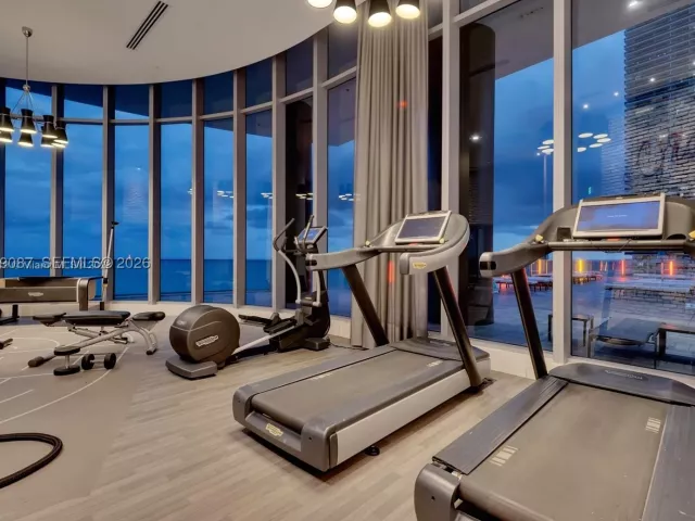 2-bedroom condo for sale in Hollywood - 4111 S Ocean Dr 2902 - MondialRealty