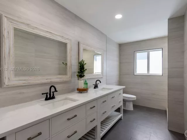 3-bedroom home for rent in Fort Lauderdale - 3010 NE 58th St - MondialRealty