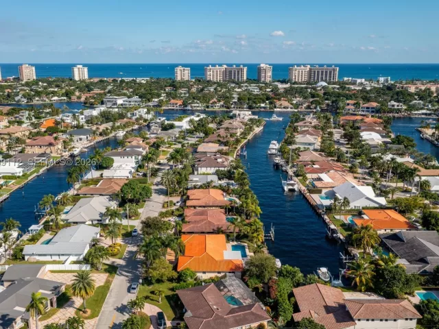 3-bedroom home for rent in Fort Lauderdale - 3010 NE 58th St - MondialRealty