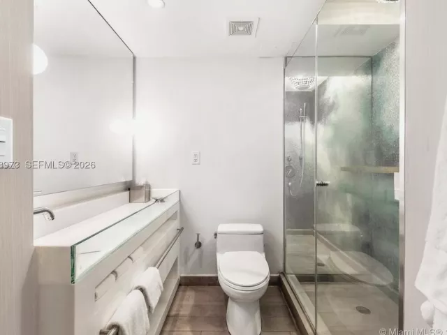 1-bedroom condo for rent in Miami Beach - 1100 West Ave 517 - MondialRealty