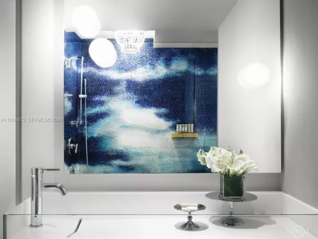 1-bedroom condo for rent in Miami Beach - 1100 West Ave 517 - MondialRealty