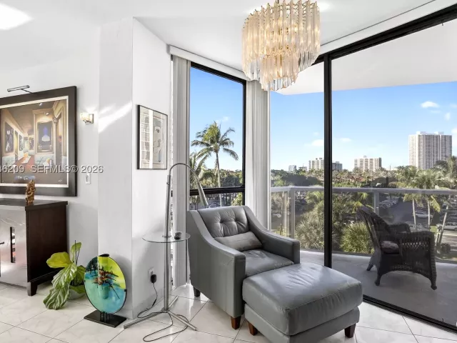 2-bedroom condo for sale in Aventura - 20281 E Country Club Dr 201 - MondialRealty