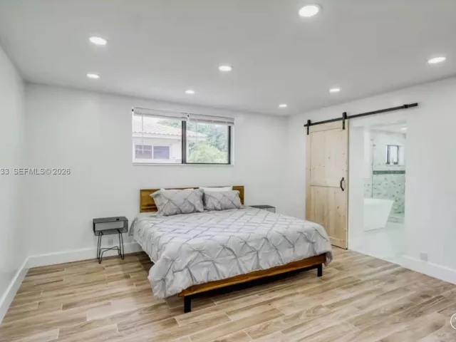 4-bedroom home for rent in Hollywood - 2639 Monroe St 0 - MondialRealty