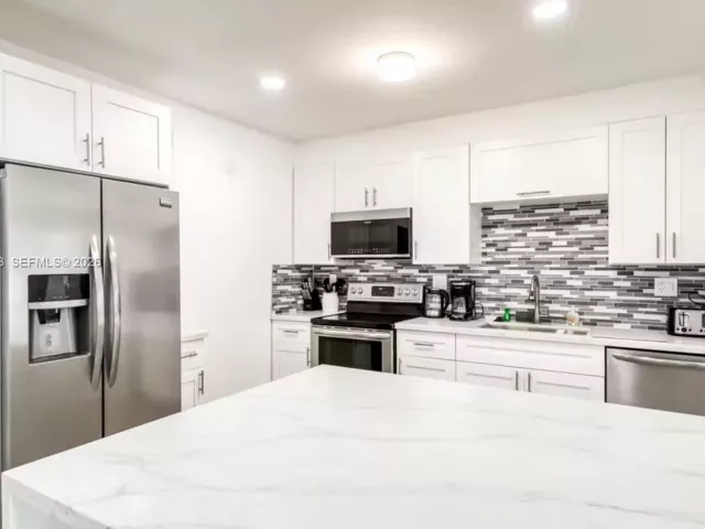 4-bedroom home for rent in Hollywood - 2639 Monroe St 0 - MondialRealty