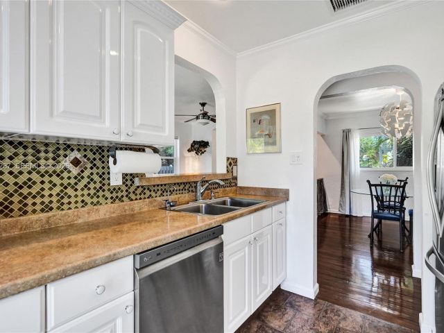 Home for sale at 1713 NW 8th Ave - photo 7441654