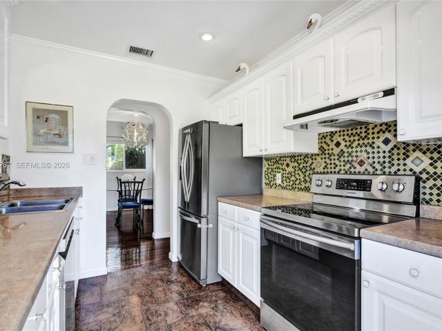 Home for sale at 1713 NW 8th Ave - photo 7441658