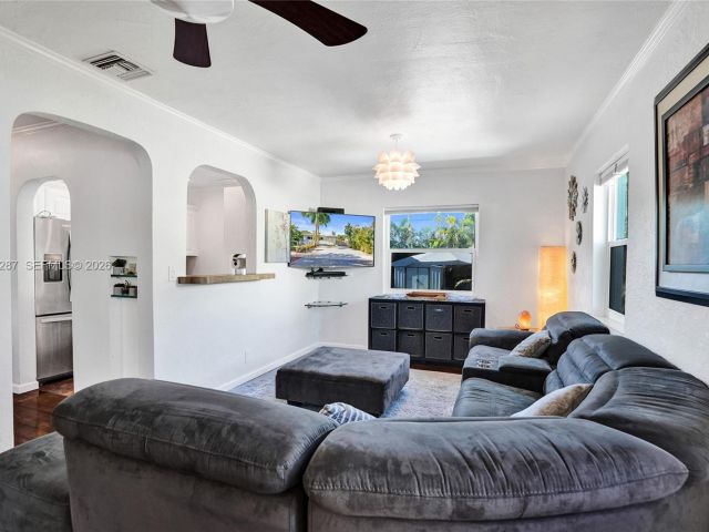 Home for sale at 1713 NW 8th Ave - photo 7441665