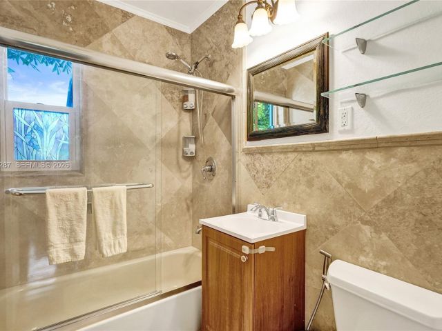 Home for sale at 1713 NW 8th Ave - photo 7441683