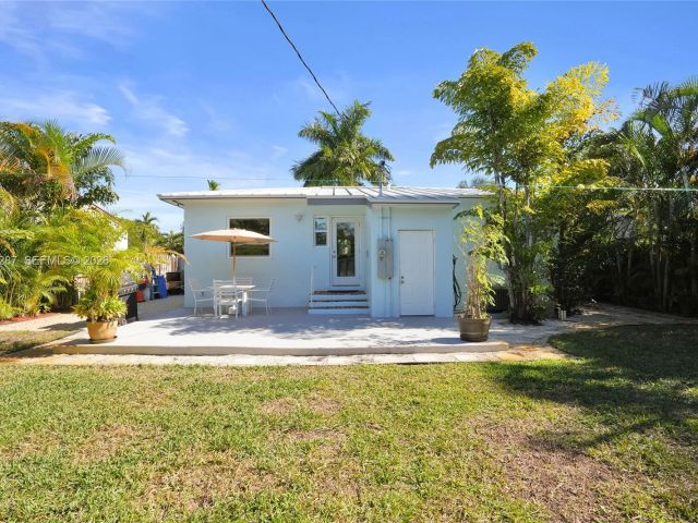 Home for sale at 1713 NW 8th Ave - photo 7441685